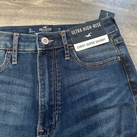 Hollister Ultra High Rise Jeans - Picture 4 of 10